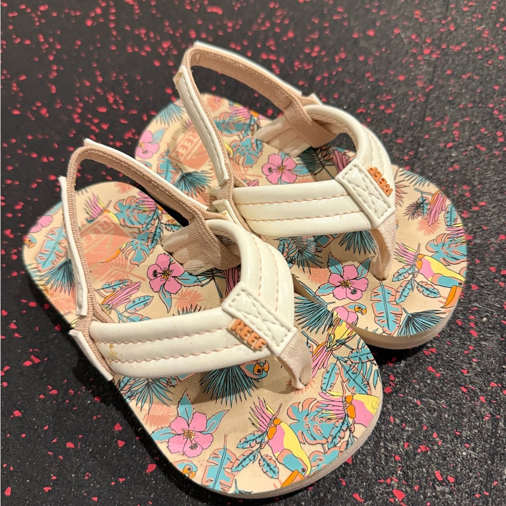 Reef Kids' Floral Flip Flops - White and Tan